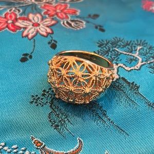 Elegant Gold Filigree Ring